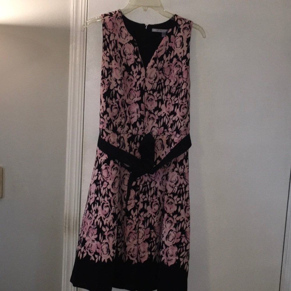 Spring will be here before you know it and this dress is perfect for it.